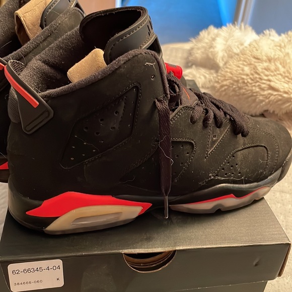 Air Jordan six retro GS. Youth size 7 - Picture 4 of 7